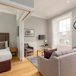 Destiny Scotland - Princes Street Apartment