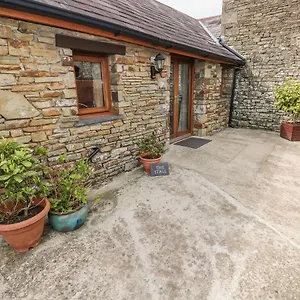 Holiday home The Stall, Llanmorlais